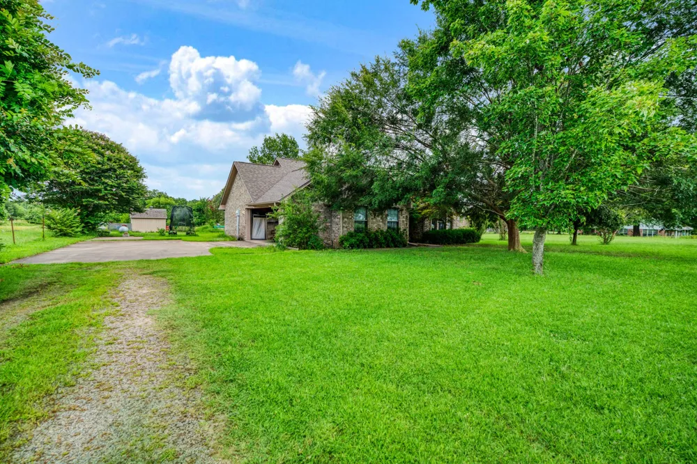 570 Center Blossom, TX 75416