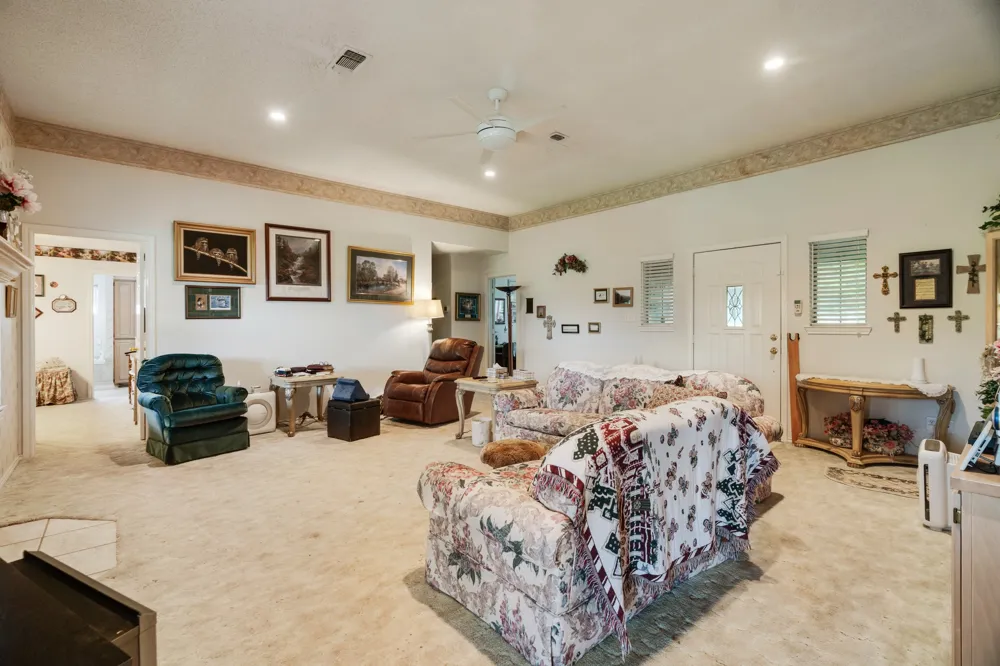570 Center Blossom, TX 75416