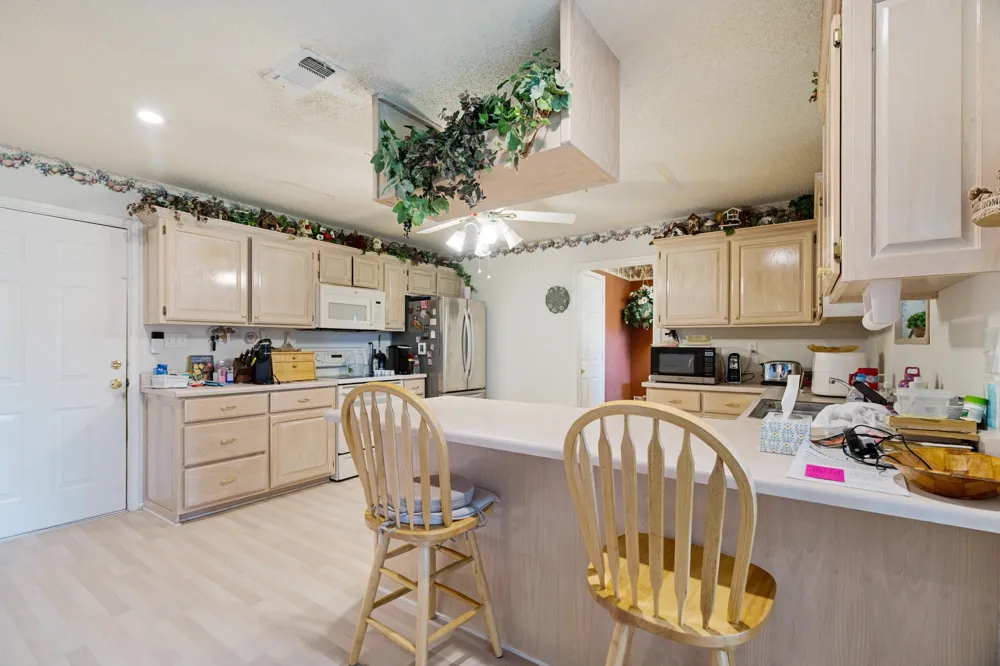 570 Center Blossom, TX 75416