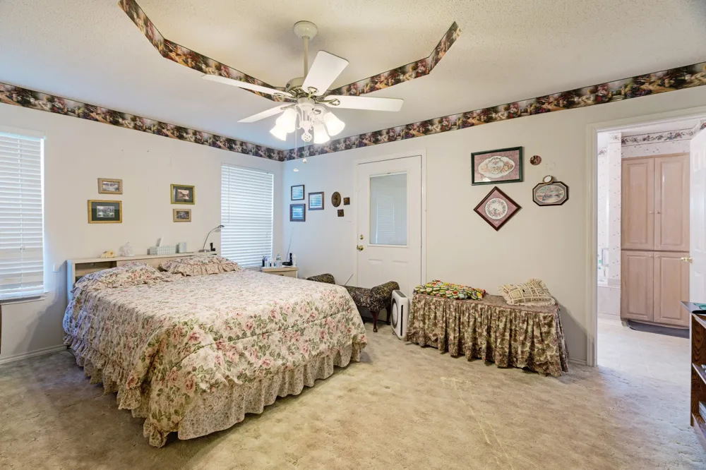 570 Center Blossom, TX 75416