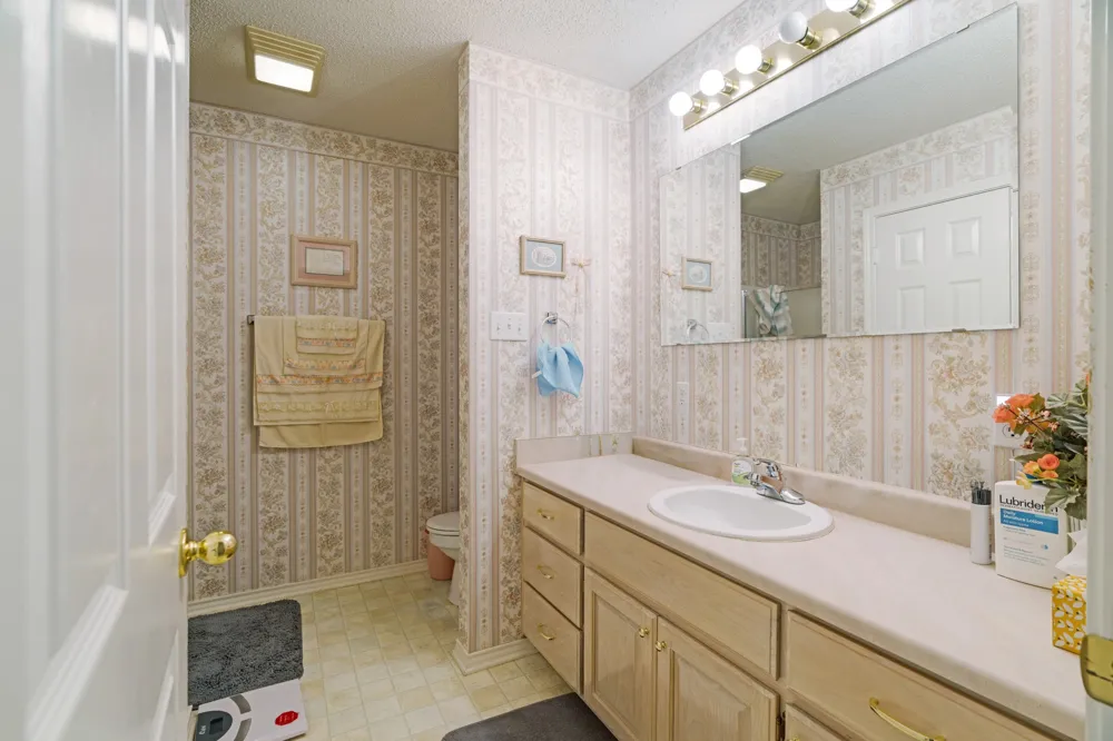 570 Center Blossom, TX 75416