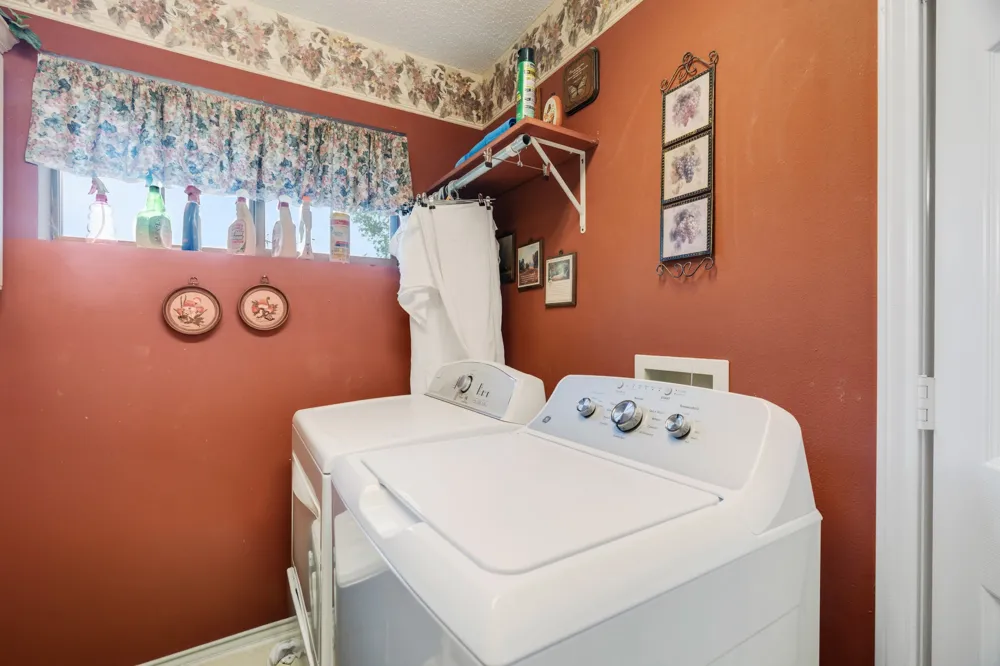 570 Center Blossom, TX 75416