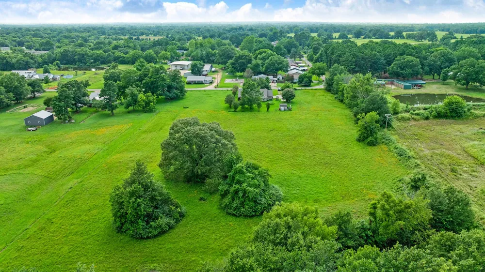 570 Center Blossom, TX 75416
