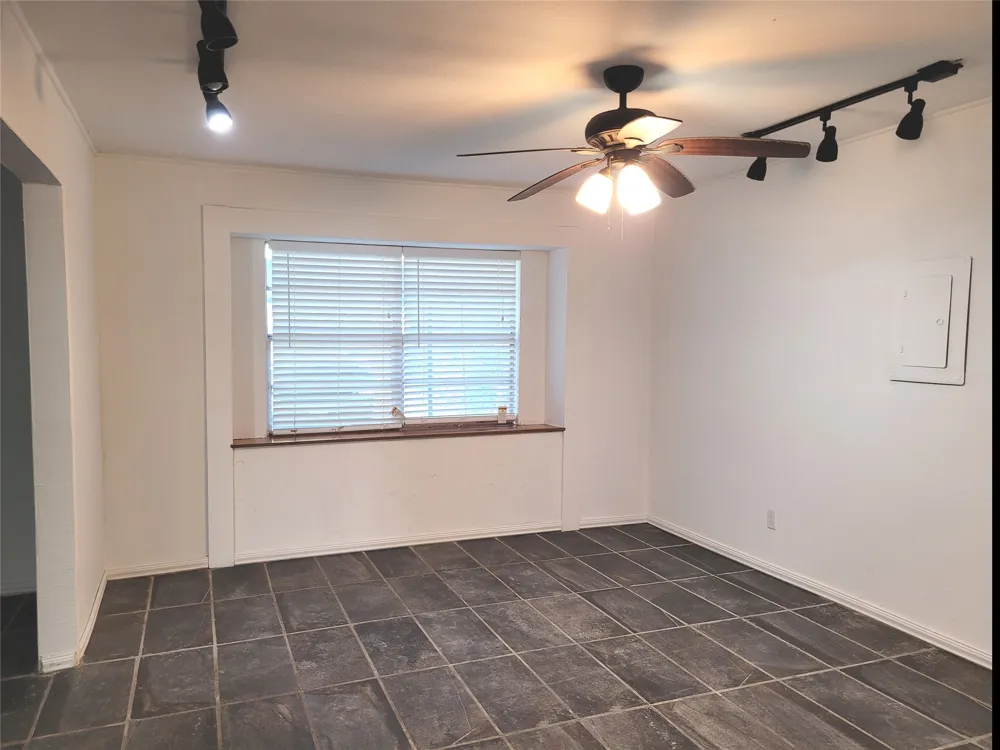 410 SW 22ND Paris, TX 75460