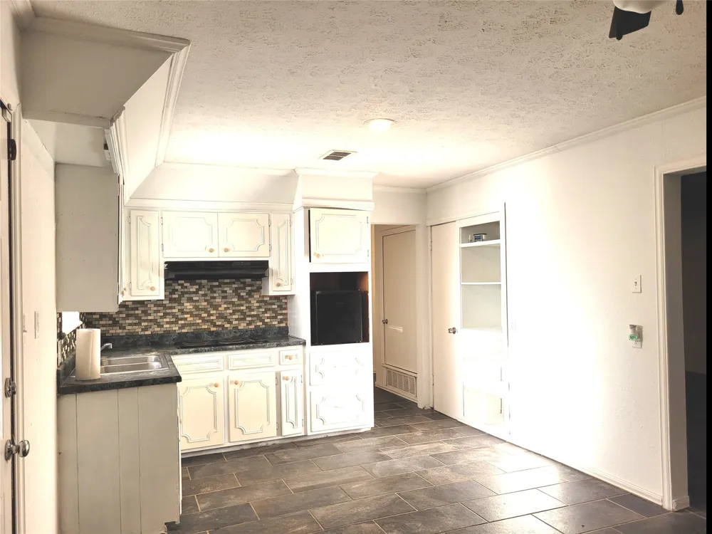 410 SW 22ND Paris, TX 75460