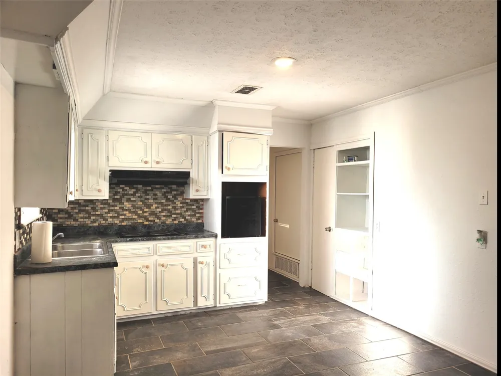 410 SW 22ND Paris, TX 75460