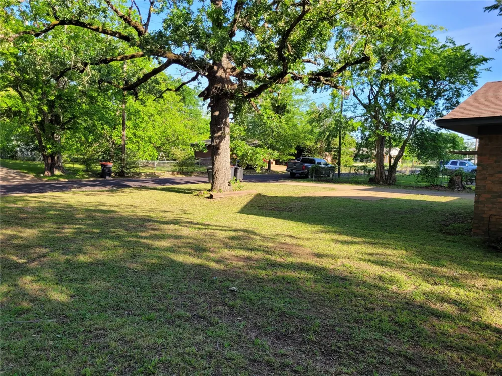 410 SW 22ND Paris, TX 75460