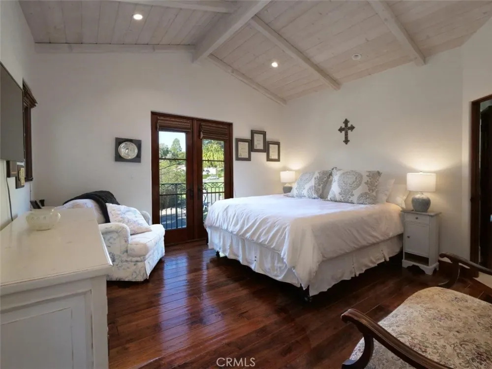 1724 Via Estudillo Palos Verdes Estates, CA 90274