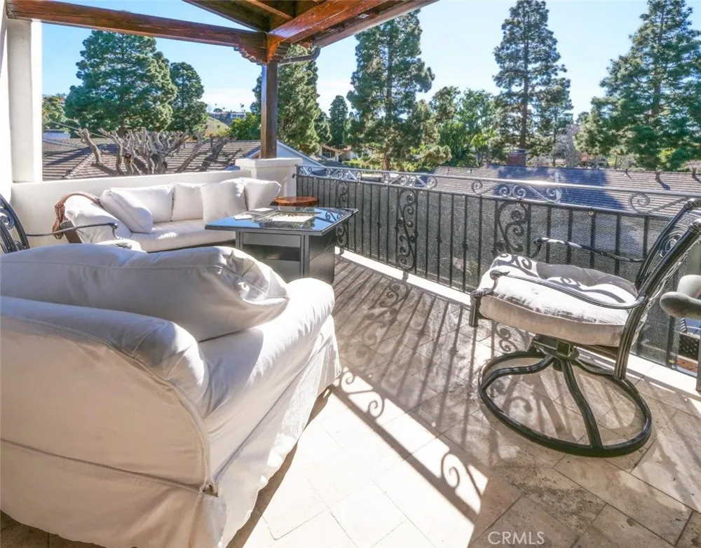 1724 Via Estudillo Palos Verdes Estates, CA 90274