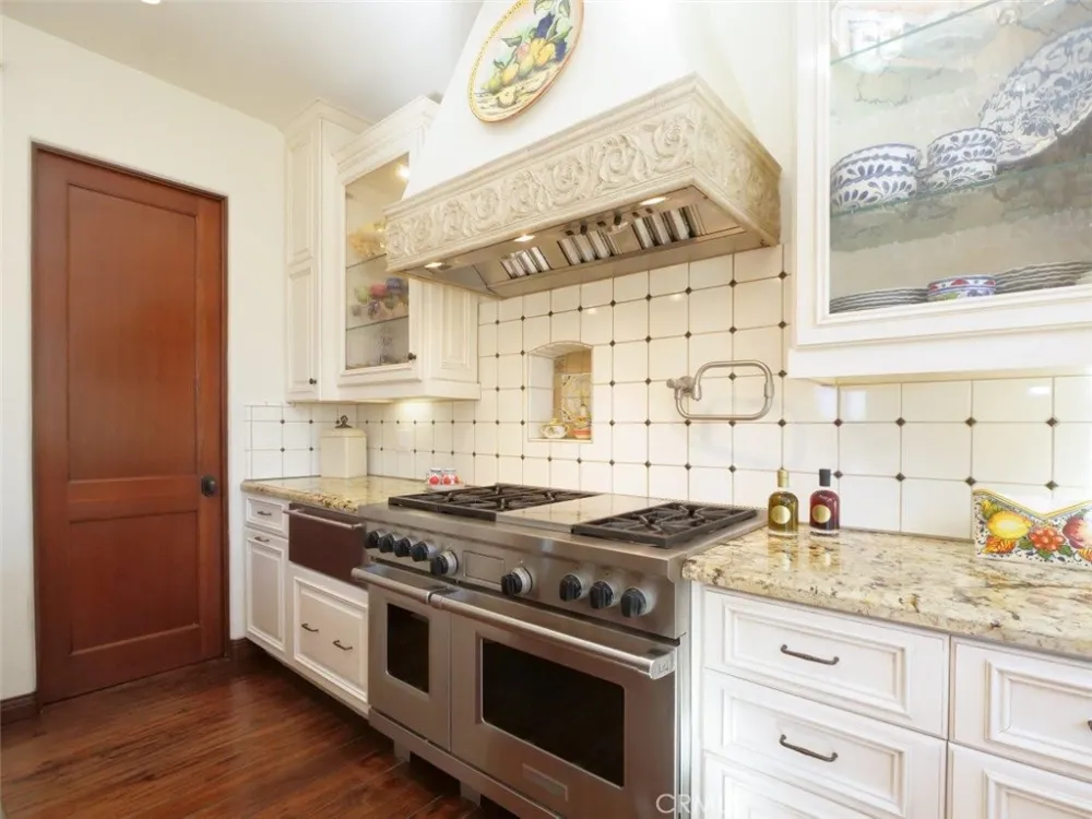 1724 Via Estudillo Palos Verdes Estates, CA 90274