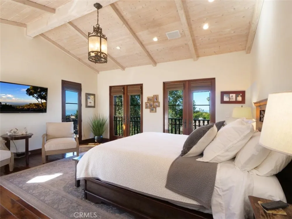 1724 Via Estudillo Palos Verdes Estates, CA 90274