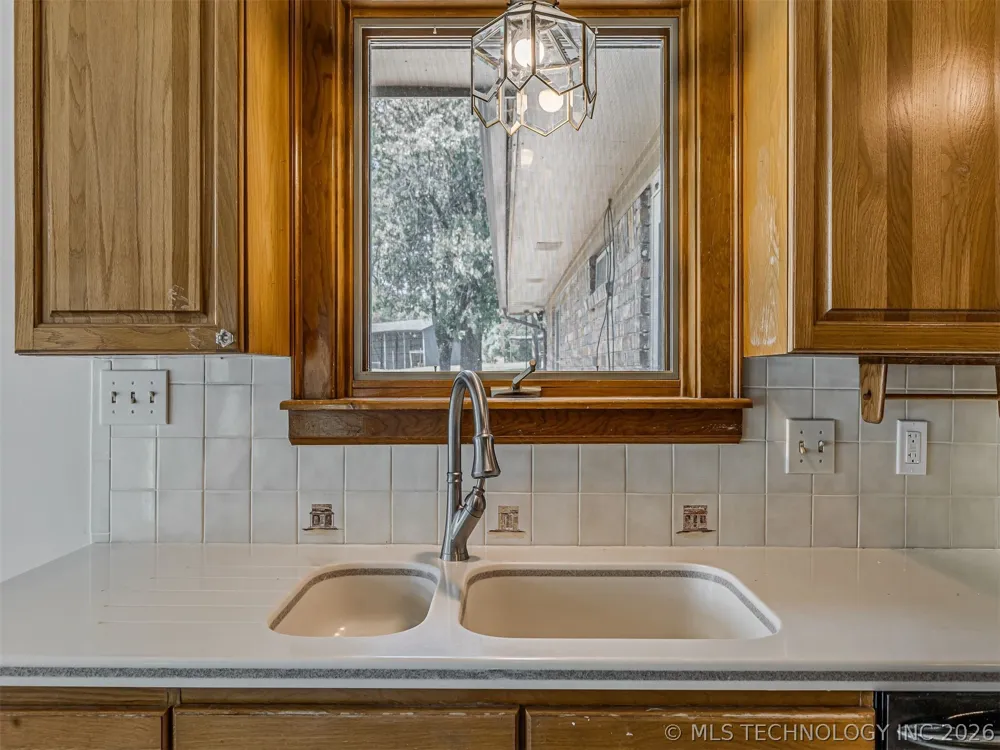 2742 W 103rd Street Sperry, OK 74073
