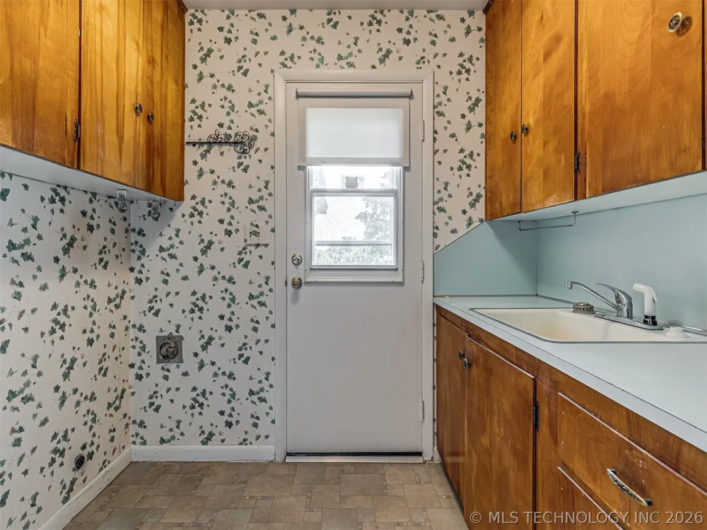 2742 W 103rd Street Sperry, OK 74073