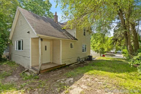 1115 Baxter Street SE
