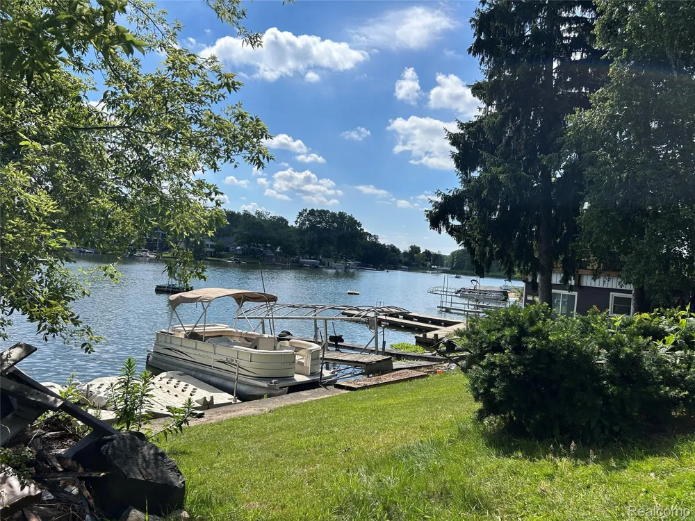 16185 Seymour Road Argentine Township, MI 48451