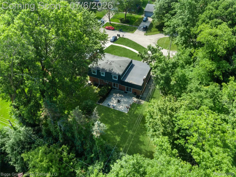 26207 Meadowbrook Way Lathrup Village City, MI 48076
