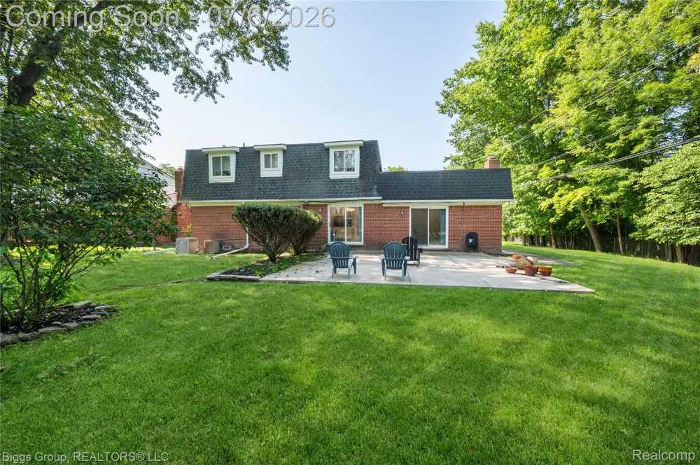 26207 Meadowbrook Way Lathrup Village City, MI 48076