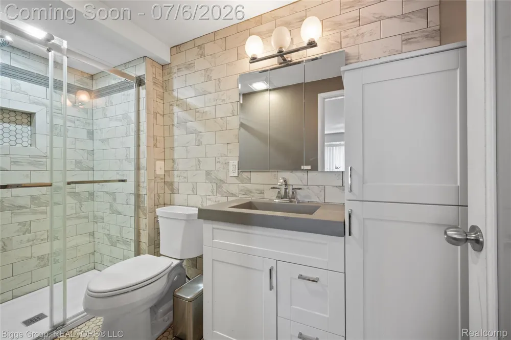 26207 Meadowbrook Way Lathrup Village City, MI 48076