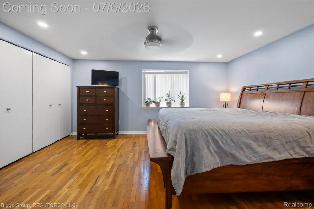 26207 Meadowbrook Way Lathrup Village City, MI 48076