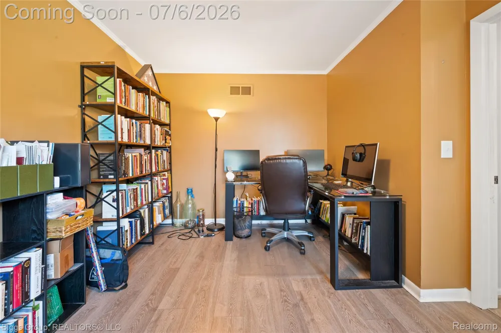 26207 Meadowbrook Way Lathrup Village City, MI 48076