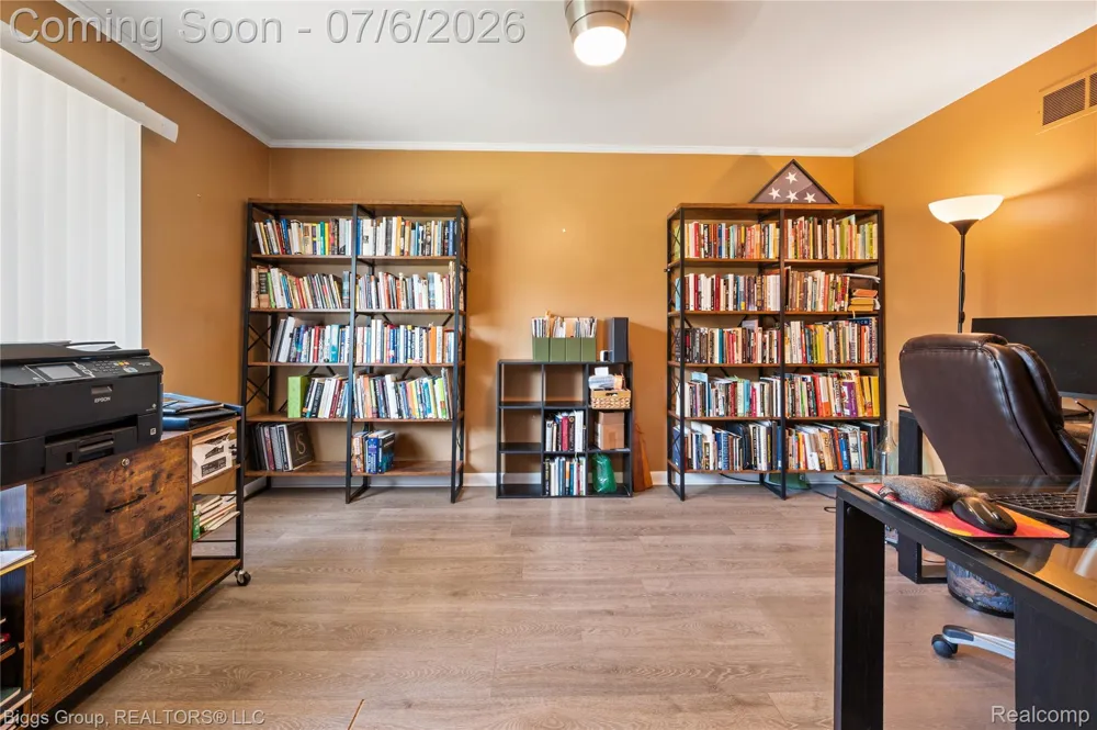 26207 Meadowbrook Way Lathrup Village City, MI 48076