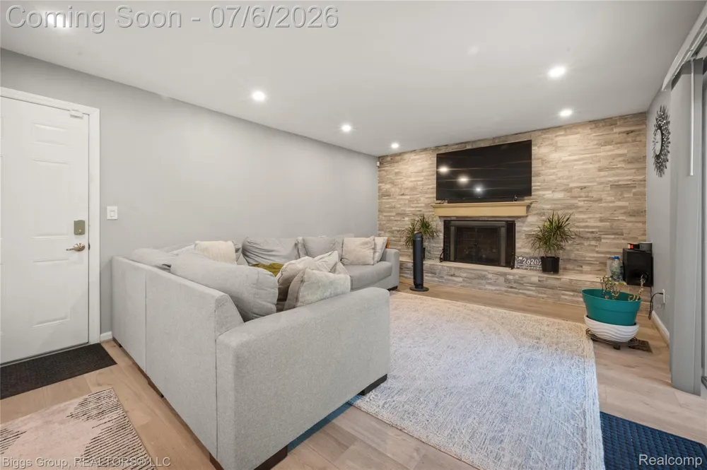 26207 Meadowbrook Way Lathrup Village City, MI 48076