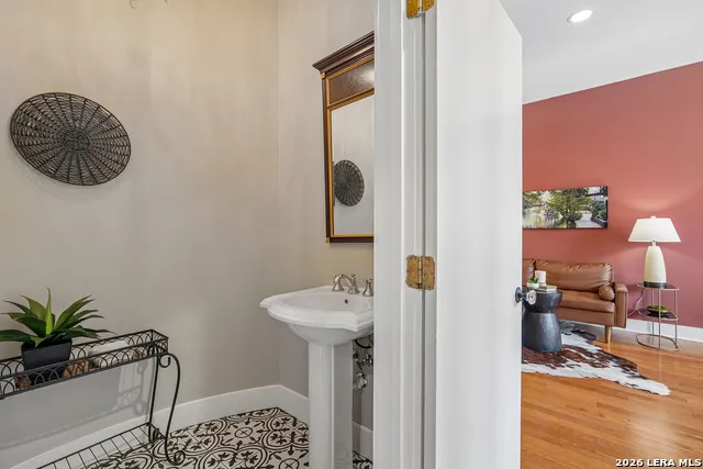400 E GUENTHER ST #2202 Unit 2202 San Antonio, TX 78210