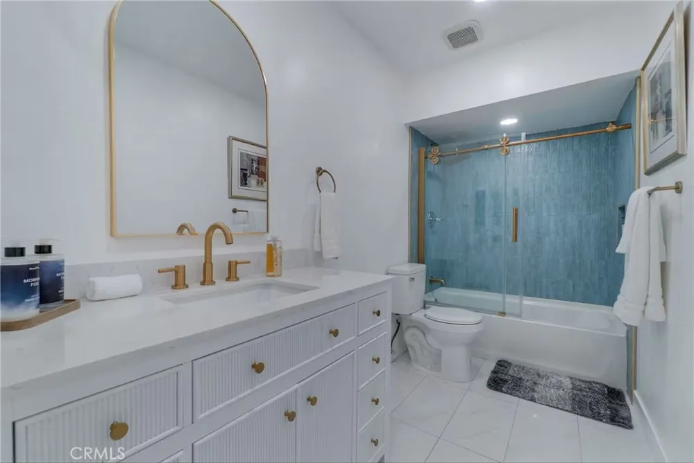 25421 Adriana Mission Viejo, CA 92691