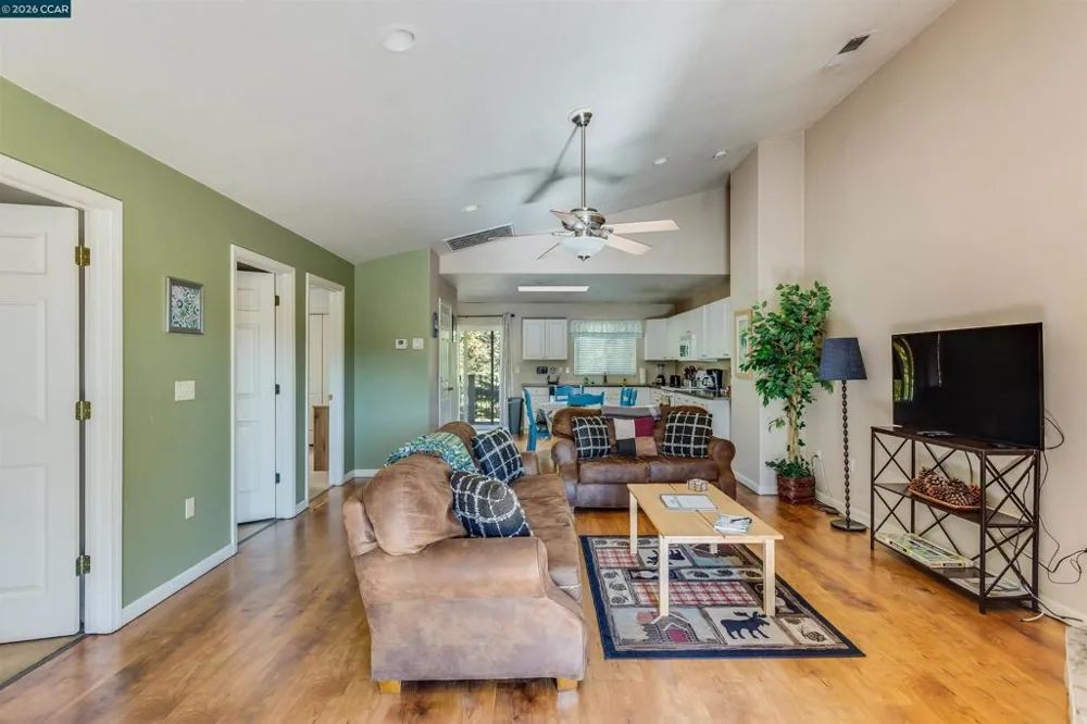 19112 Dyer Ct Groveland, CA 95321