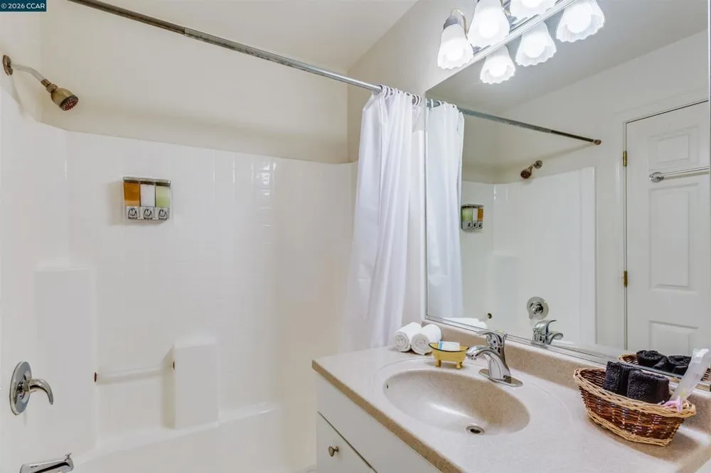 19112 Dyer Ct Groveland, CA 95321