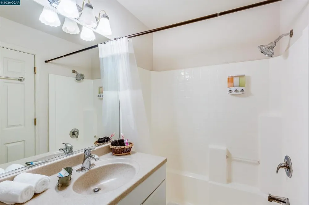19112 Dyer Ct Groveland, CA 95321