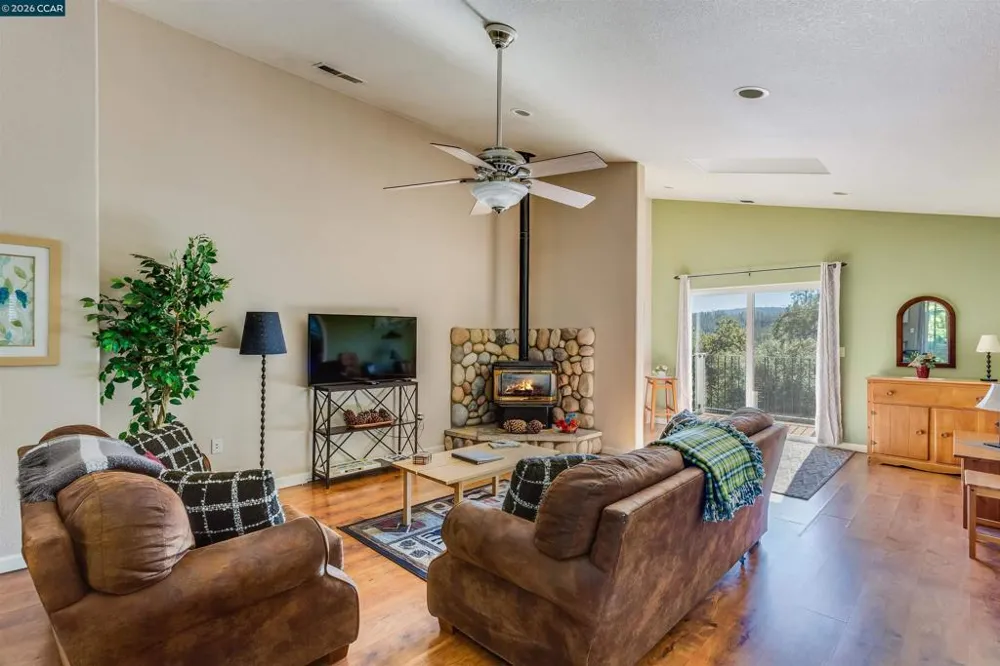 19112 Dyer Ct Groveland, CA 95321