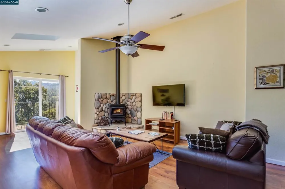 19112 Dyer Ct Groveland, CA 95321