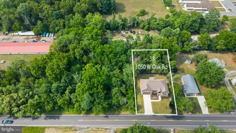 1050 W OAK ROAD