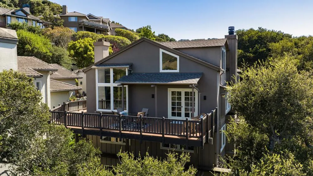 10172 Oakwood Circle Carmel, CA 93923