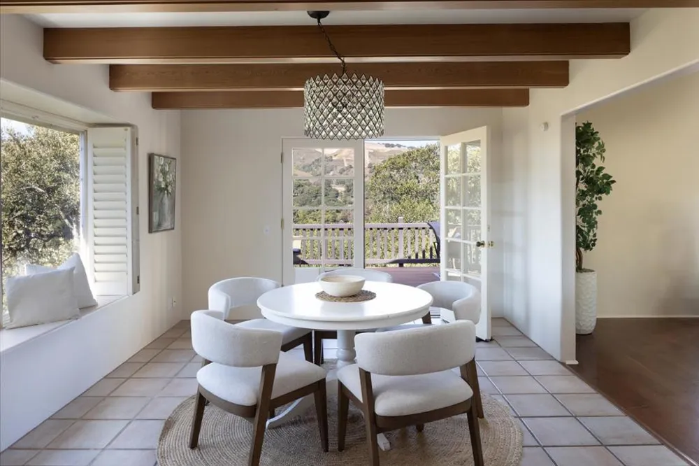 10172 Oakwood Circle Carmel, CA 93923