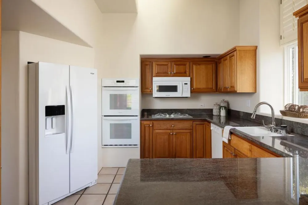10172 Oakwood Circle Carmel, CA 93923