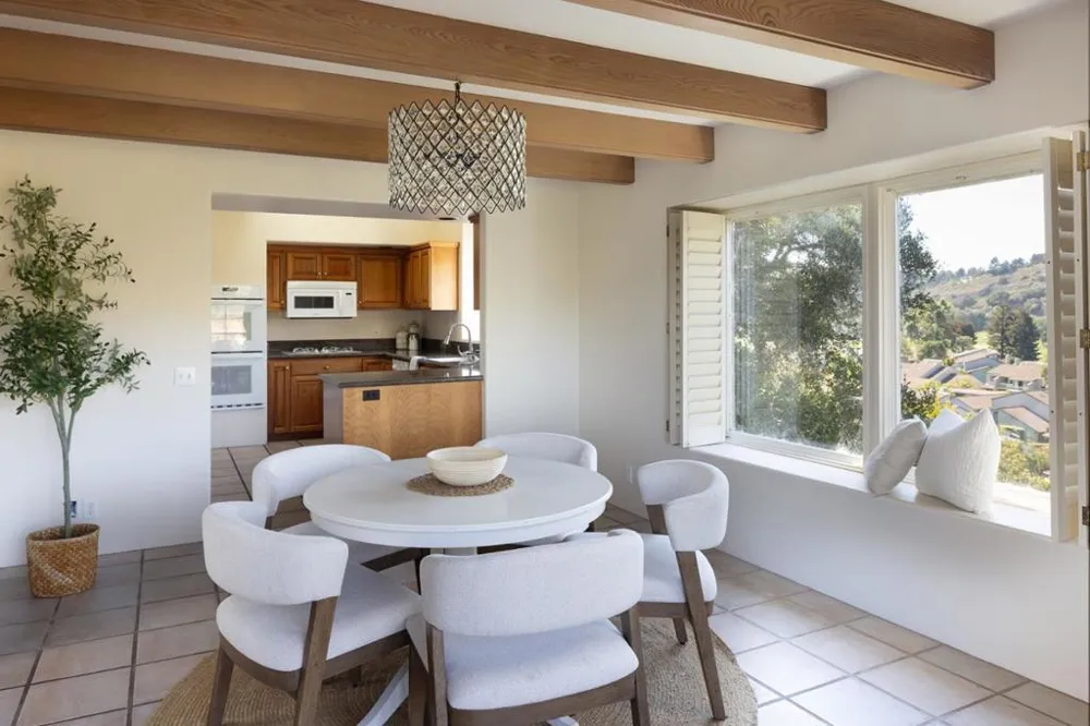 10172 Oakwood Circle Carmel, CA 93923
