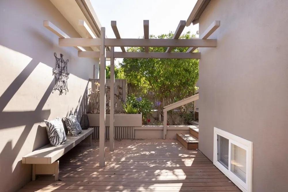 10172 Oakwood Circle Carmel, CA 93923