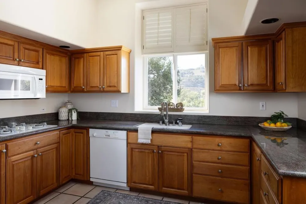 10172 Oakwood Circle Carmel, CA 93923