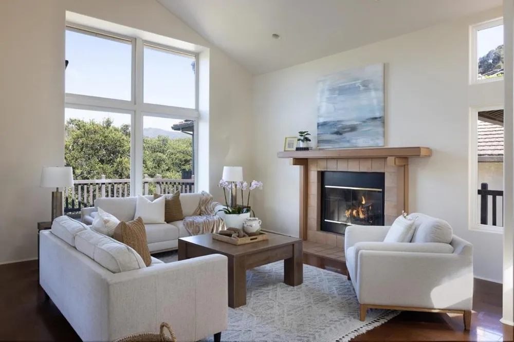 10172 Oakwood Circle Carmel, CA 93923