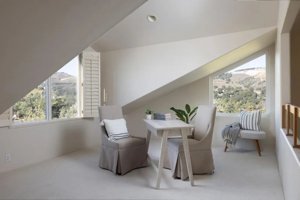 10172 Oakwood Circle Carmel, CA 93923