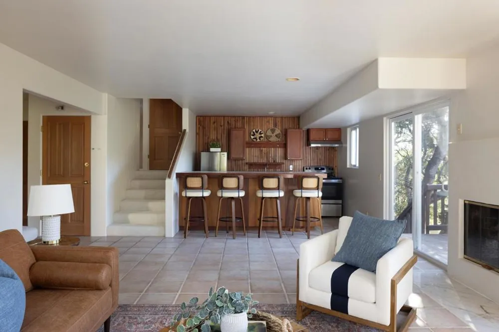 10172 Oakwood Circle Carmel, CA 93923
