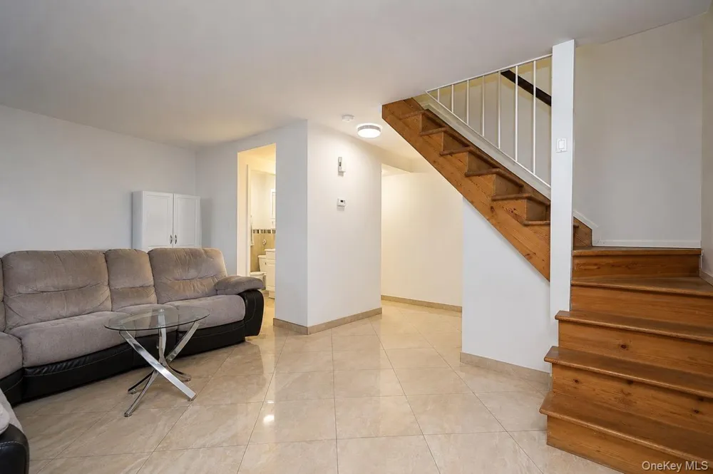 64 Amanda Court Staten Island, NY 10312
