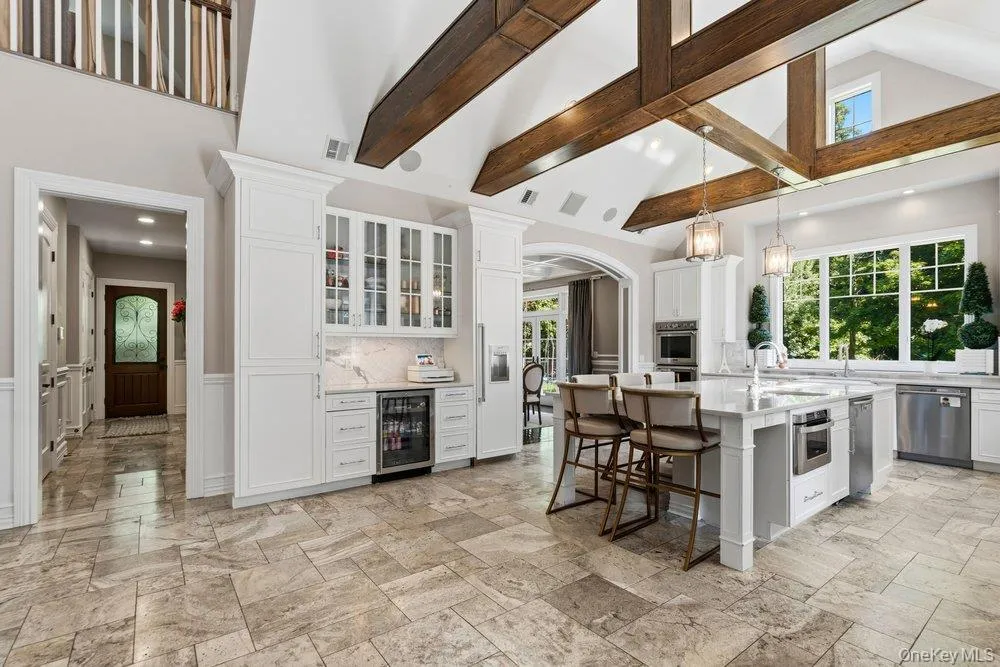 5 Buckingham Court Muttontown, NY 11791