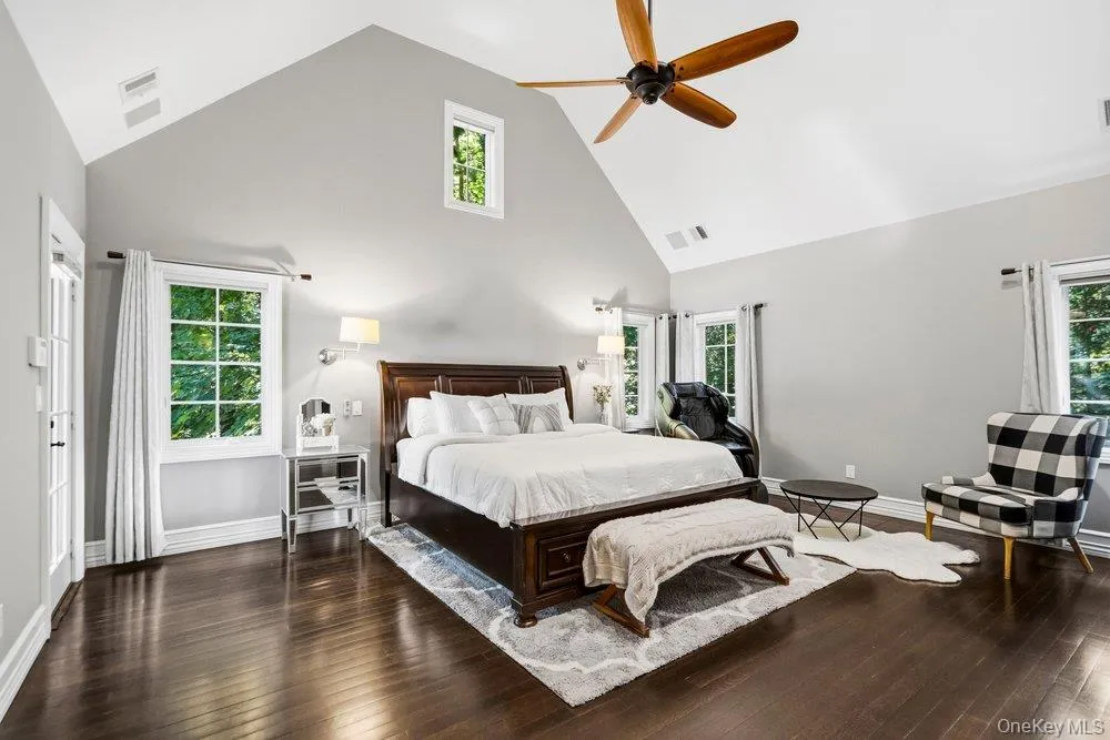 5 Buckingham Court Muttontown, NY 11791