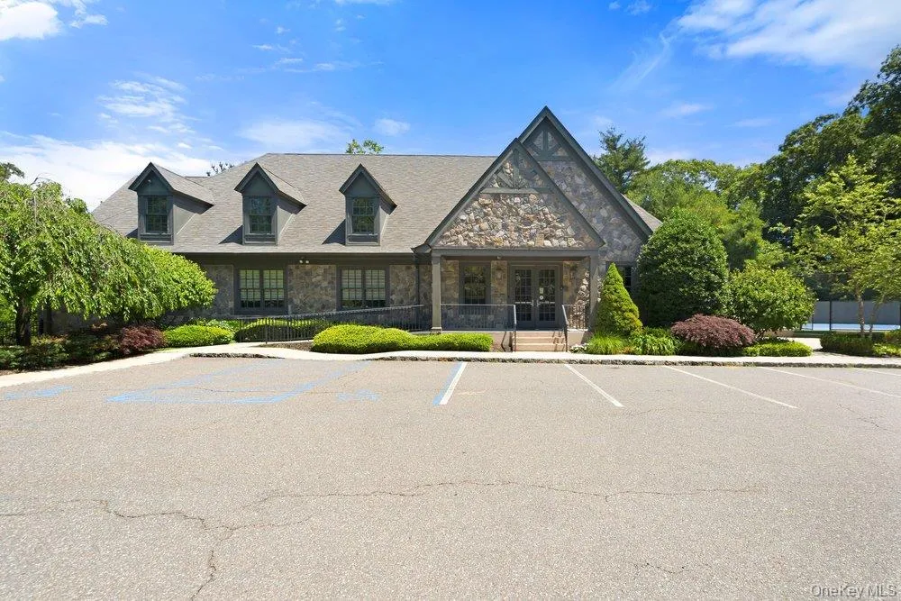 5 Buckingham Court Muttontown, NY 11791