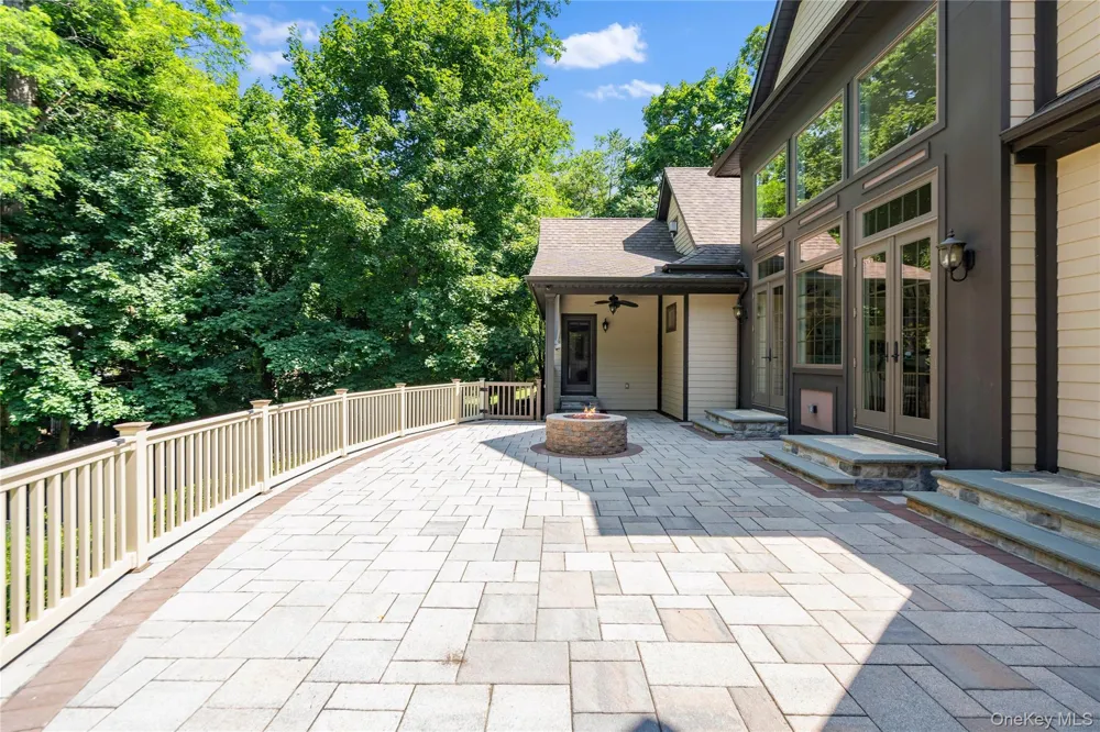 5 Buckingham Court Muttontown, NY 11791