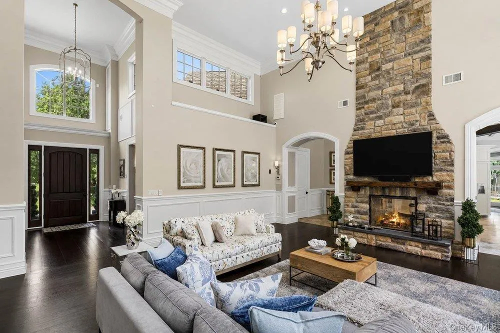 5 Buckingham Court Muttontown, NY 11791