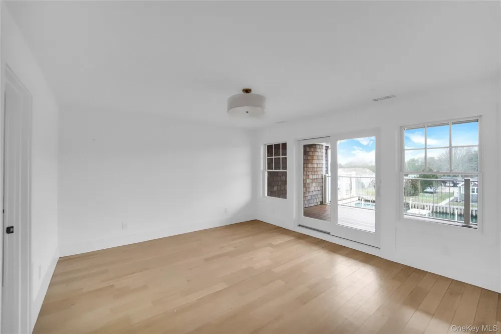 68 Foster Avenue #4 Hampton Bays, NY 11946